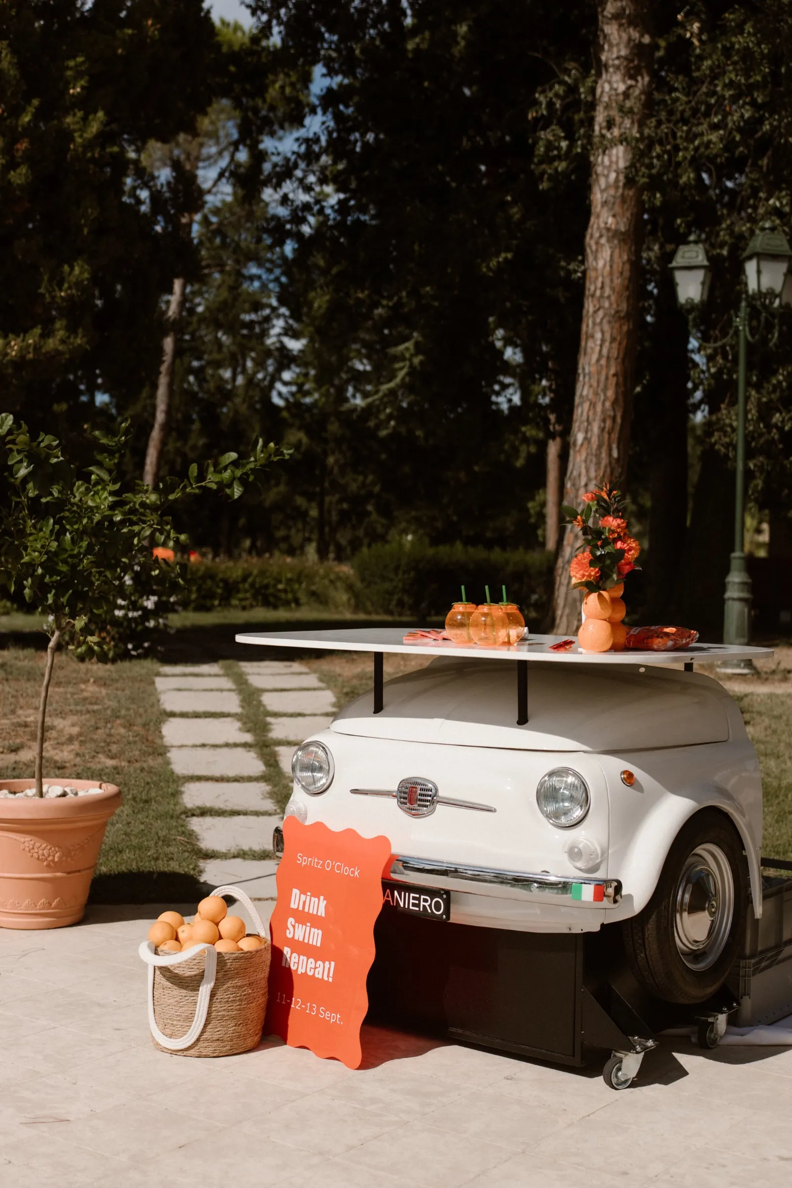The Maniero Fiat 500 bar set up for a spritz party